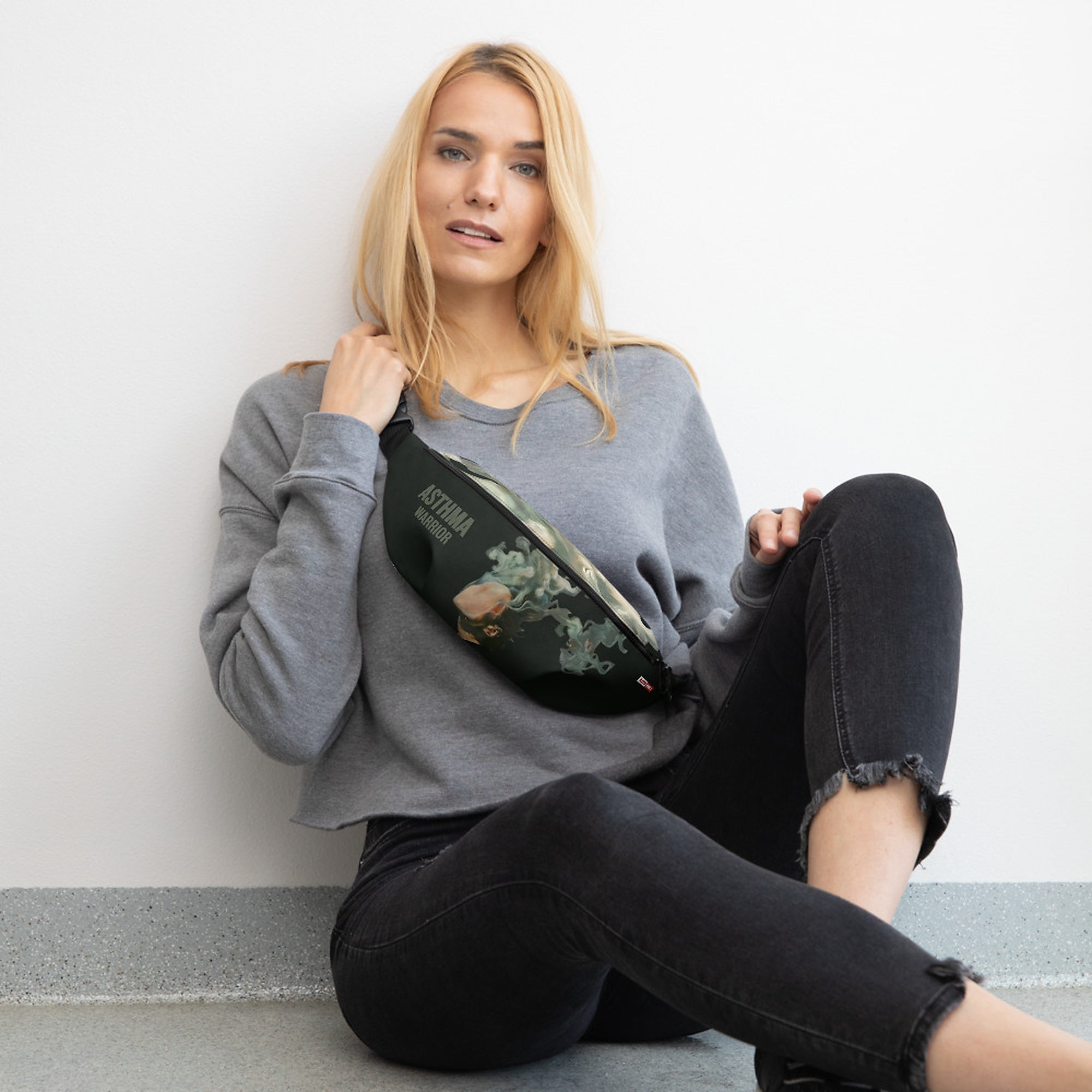 ILLTOCHILL Asthma Support Fanny Pack – Women's Lifestyle Front (Black)